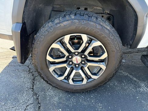 Used 2024 GMC Canyon AT4 w/ AT4 Premium Package image 6