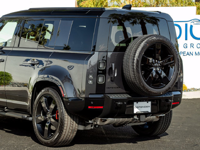 New 2026 Land Rover Defender 110 X AWD/4WD image 10