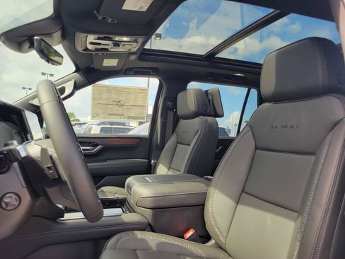 New 2026 GMC Yukon Denali w/ Denali Reserve Package RWD image 13