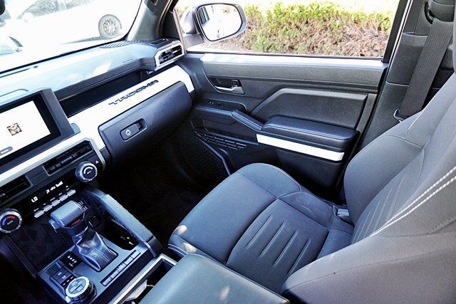 Used 2024 Toyota Tacoma TRD Off-Road AWD/4WD image 31