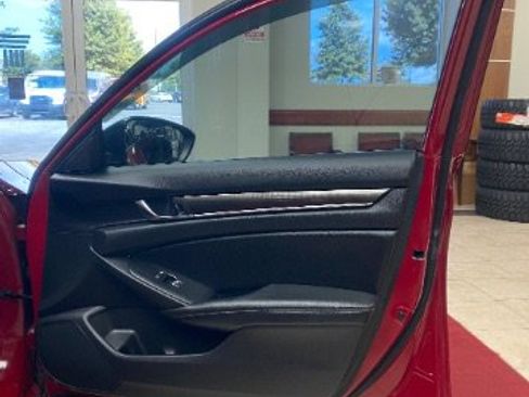 Used 2021 Honda Accord Sport image 8