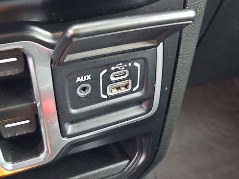 Used 2023 Jeep Wrangler Unlimited w/ Cold Weather Group AWD/4WD image 20