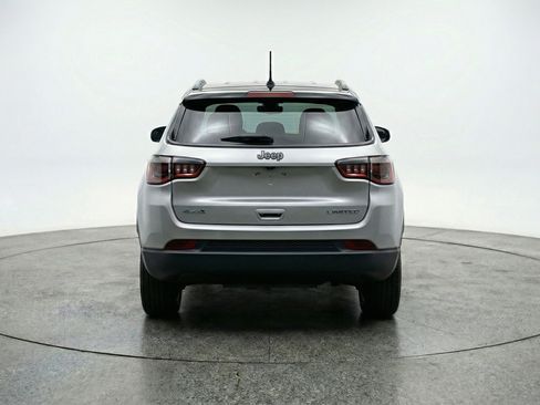 Used 2025 Jeep Compass Trailhawk AWD/4WD image 7