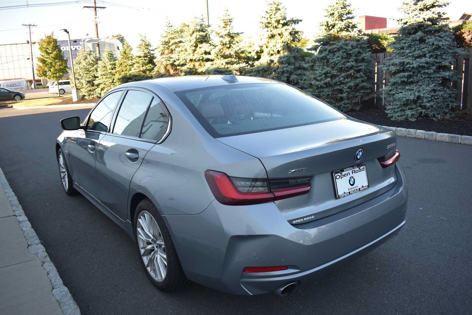 Used 2023 BMW 330e xDrive w/ Premium Package AWD/4WD image 7
