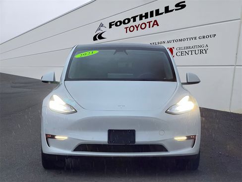 Used 2021 Tesla Model Y Long Range image 2
