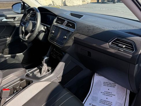 Used 2022 Volkswagen Tiguan SE image 28