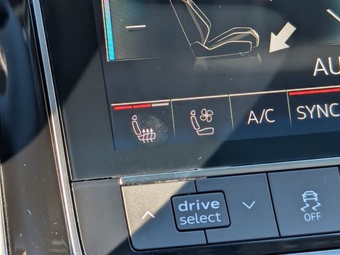 Used 2025 Audi Q7 3.0T Premium Plus image 34