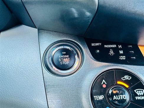 Used 2012 Toyota RAV4 Limited image 39