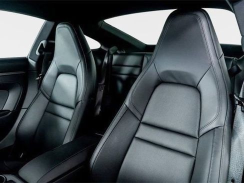 Used 2025 Porsche 911 Carrera RWD image 3