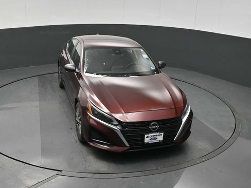 Used 2024 Nissan Altima 2.5 SV image 22