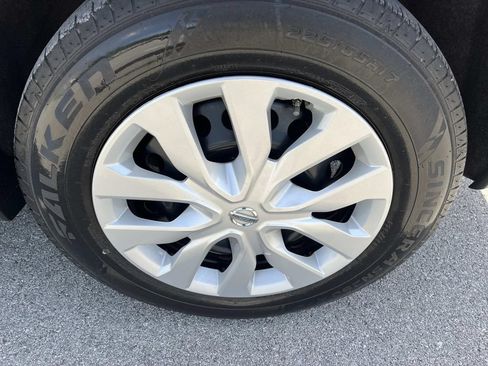 Used 2015 Nissan Rogue S AWD/4WD image 11