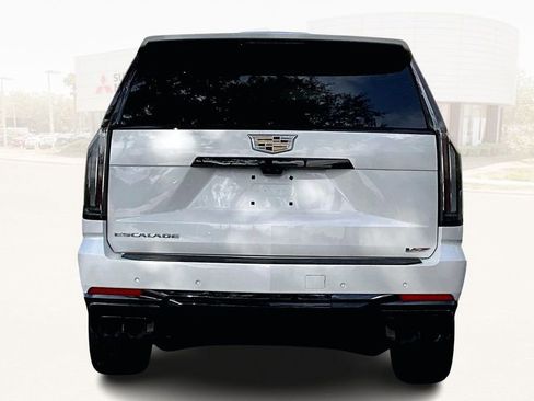 Used 2025 Cadillac Escalade V image 5
