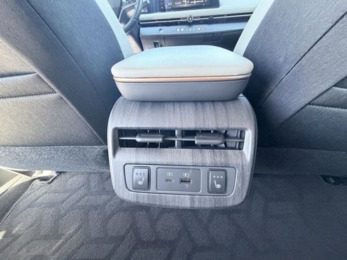 Used 2023 Nissan Ariya FWD image 27
