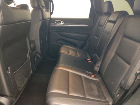 Used 2019 Jeep Grand Cherokee Limited RWD image 18
