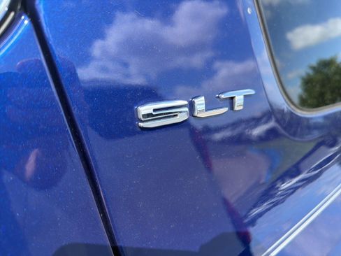 Used 2023 GMC Acadia SLT w/ Technology Package image 8