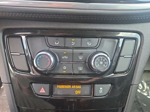 Used 2021 Buick Encore Preferred FWD image 25