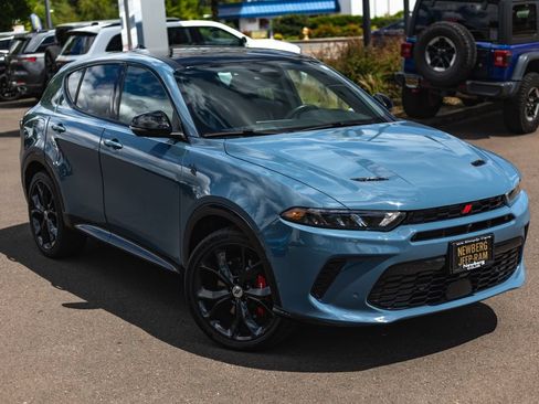 Used 2024 Dodge Hornet R/T Plus AWD/4WD image 2
