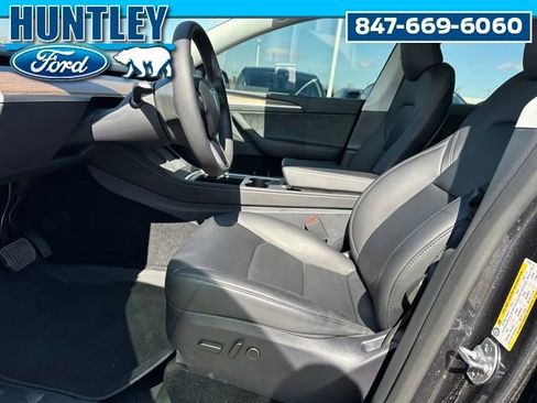 Used 2024 Tesla Model Y Long Range AWD/4WD image 19