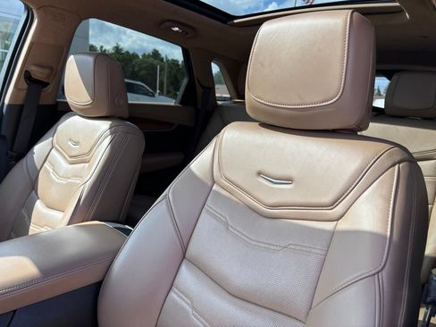 Used 2018 Cadillac XT5 Platinum AWD/4WD image 11