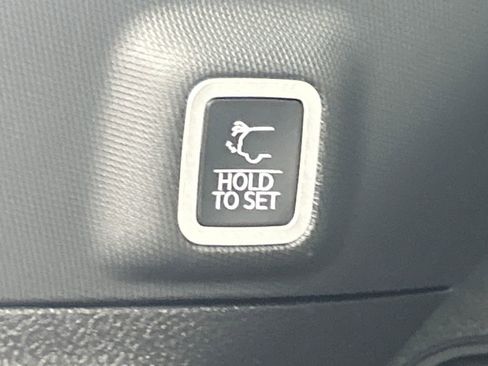 New 2025 Jeep Grand Cherokee Altitude image 26