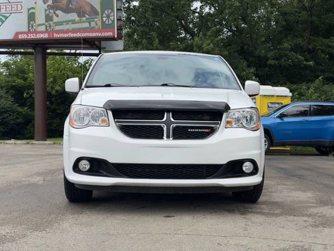 Used 2020 Dodge Grand Caravan SXT FWD image 2