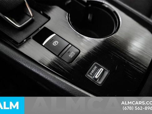 Used 2024 Nissan Rogue SV image 41