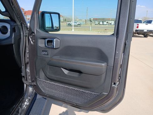 Used 2025 Jeep Wrangler Sahara image 50