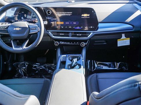 New 2026 Chevrolet Equinox EV LT image 14