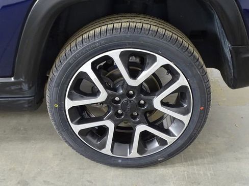 Used 2018 Jeep Compass Limited w/ Navigation Group image 45