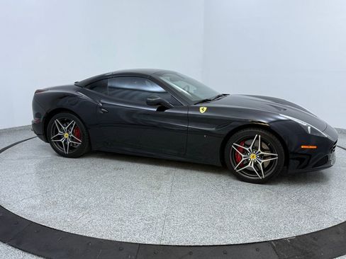 Used 2017 Ferrari California T image 10