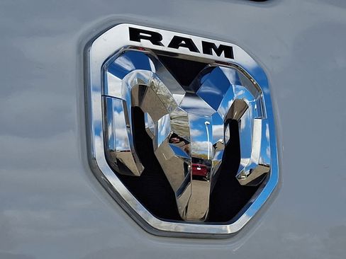 Used 2024 RAM 2500 Big Horn AWD/4WD image 30