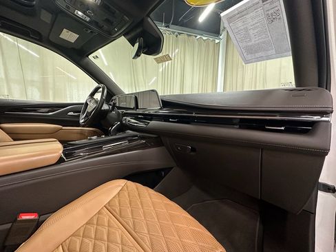Used 2023 Cadillac Escalade Premium Luxury image 18