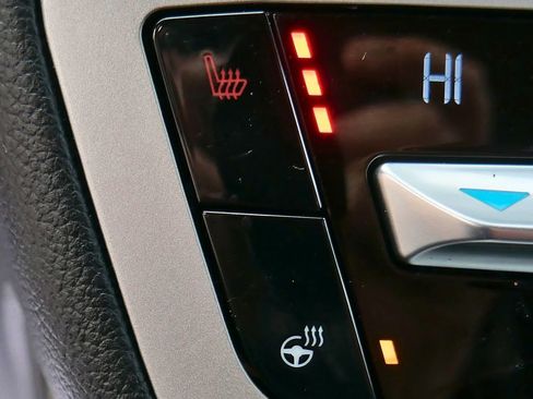 Used 2021 Ford Explorer XLT w/ Equipment Group 202A image 33