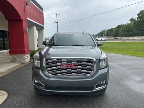 Used 2020 GMC Yukon XL Denali w/ Denali Premium Package AWD/4WD image 3