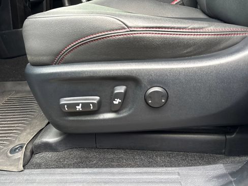 Used 2019 Toyota 4Runner TRD Off-Road Premium AWD/4WD image 16