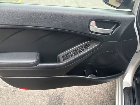 Used 2018 Kia Forte LX image 19