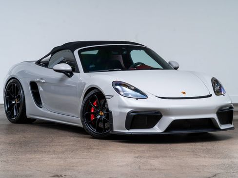 Used 2021 Porsche 718 Boxster Spyder RWD image 13