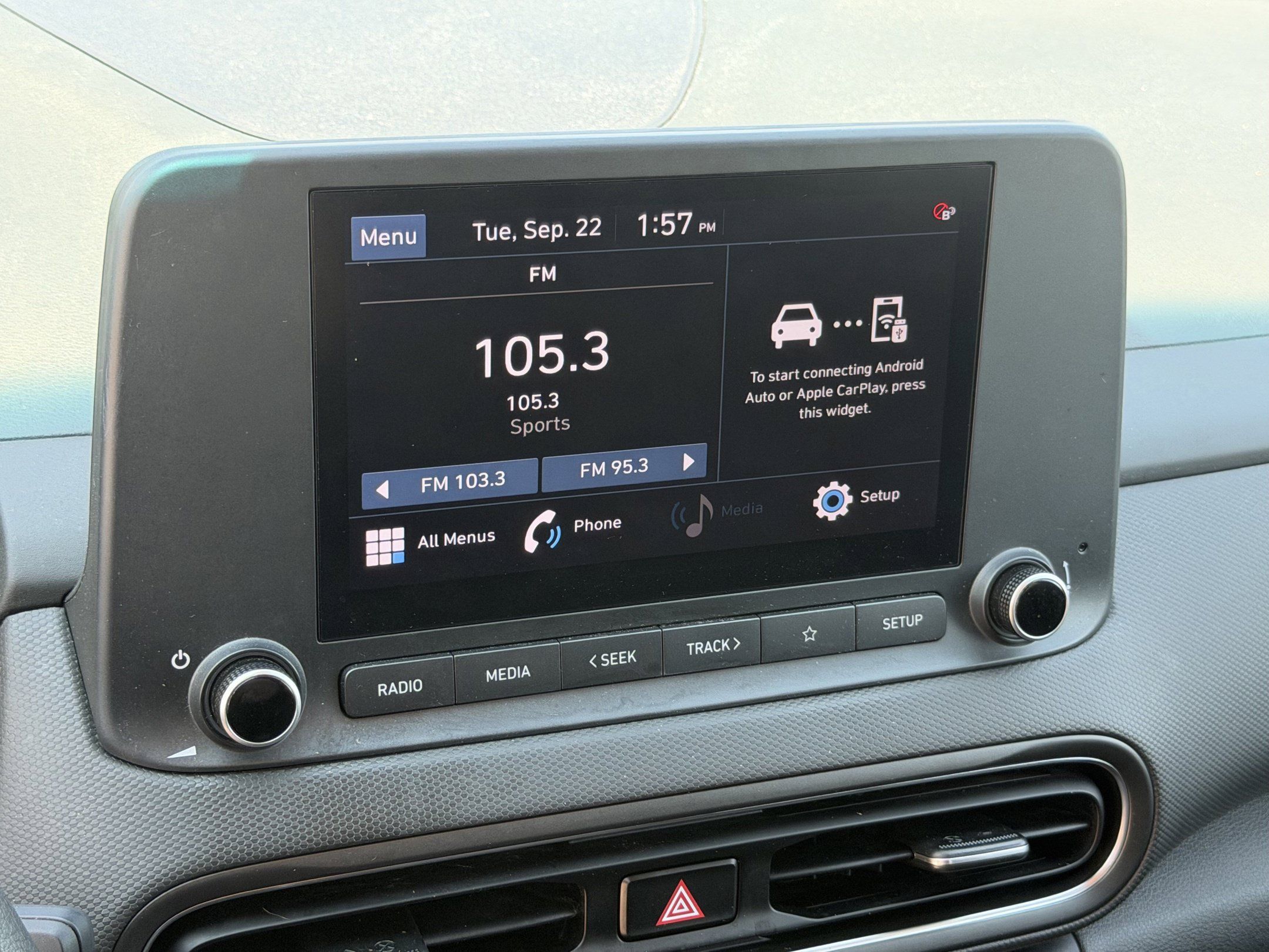Used 2023 Hyundai Kona SEL AWD/4WD image 16