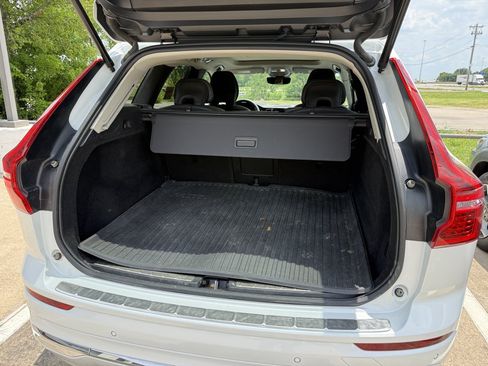Used 2023 Volvo XC60 B5 Plus w/ Climate Package AWD/4WD image 8