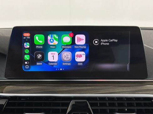 Used 2019 BMW 530i xDrive w/ Convenience Package AWD/4WD image 3