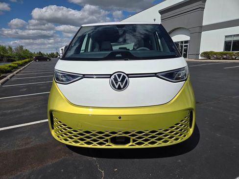Used 2025 Volkswagen ID. Buzz 1st Edition RWD image 10
