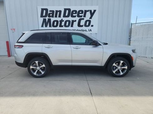 New 2026 Jeep Grand Cherokee Limited AWD/4WD image 11