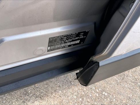 Used 2021 Toyota RAV4 XLE w/ Convenience Package FWD image 37