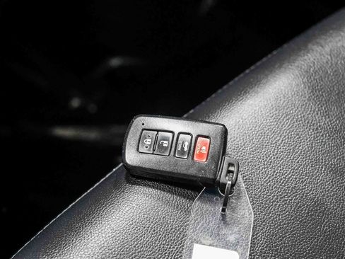 Certified 2017 Toyota Corolla XSE FWD image 30