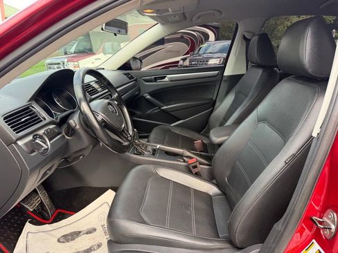Used 2018 Volkswagen Passat 2.0T R-Line FWD image 10