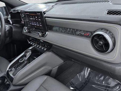 Used 2023 Chevrolet Colorado ZR2 w/ ZR2 Convenience Package III image 21