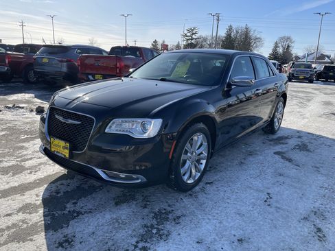 Used 2019 Chrysler 300 Limited image 4