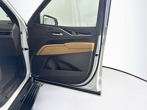 Used 2022 Cadillac Escalade Premium Luxury w/ Performance Package image 36