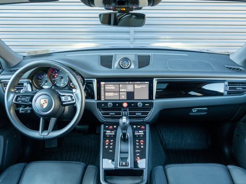 Certified 2024 Porsche Macan image 22