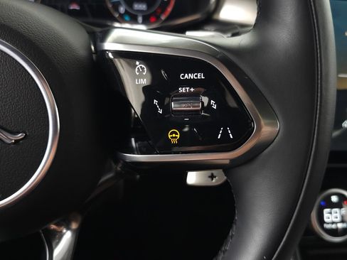 Used 2025 Jaguar F-PACE R-Dynamic S AWD/4WD image 22